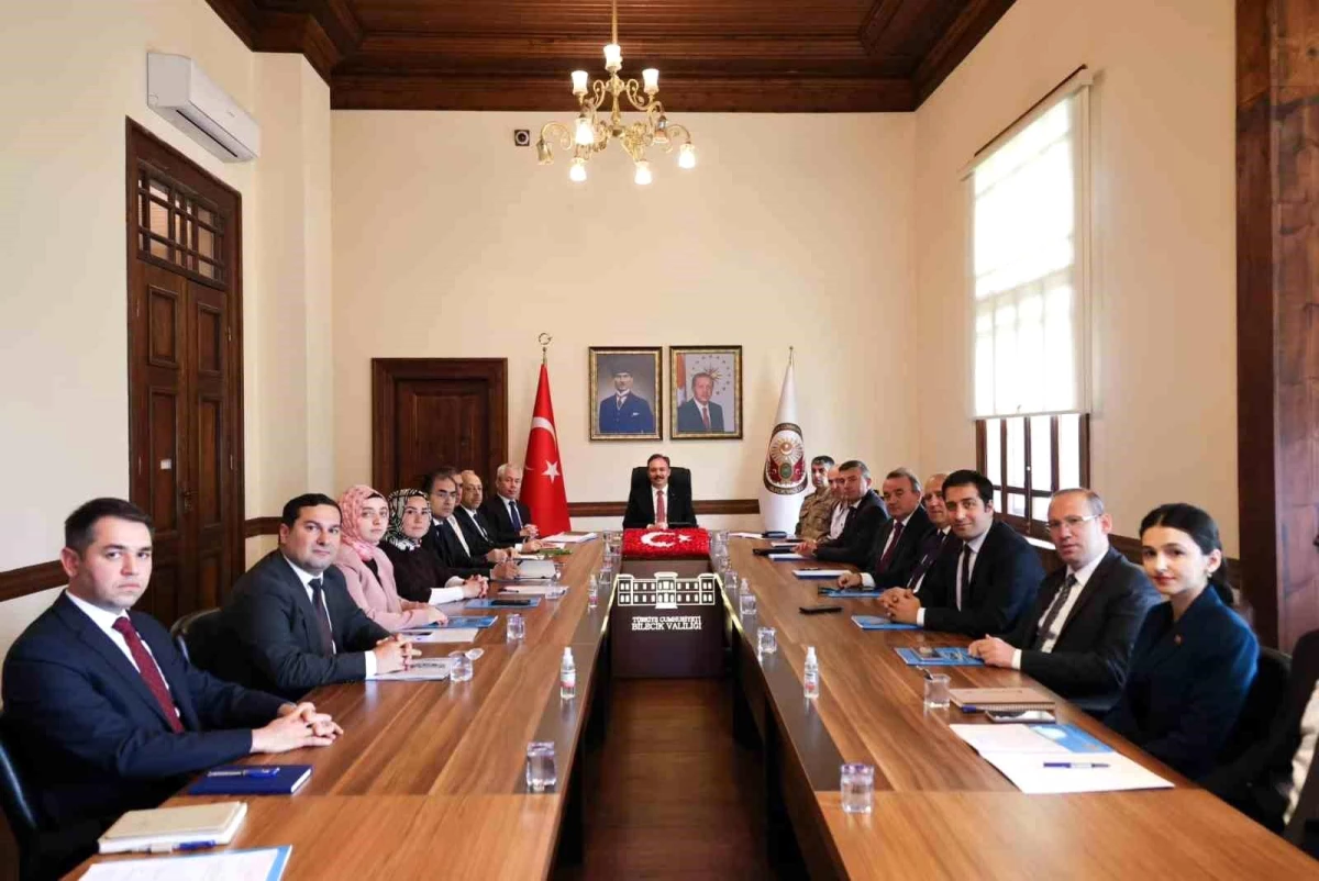 bilecikte-secim-guvenlik-tedbirleri-toplantisi-duzenlendi-4kXzStq2.jpg