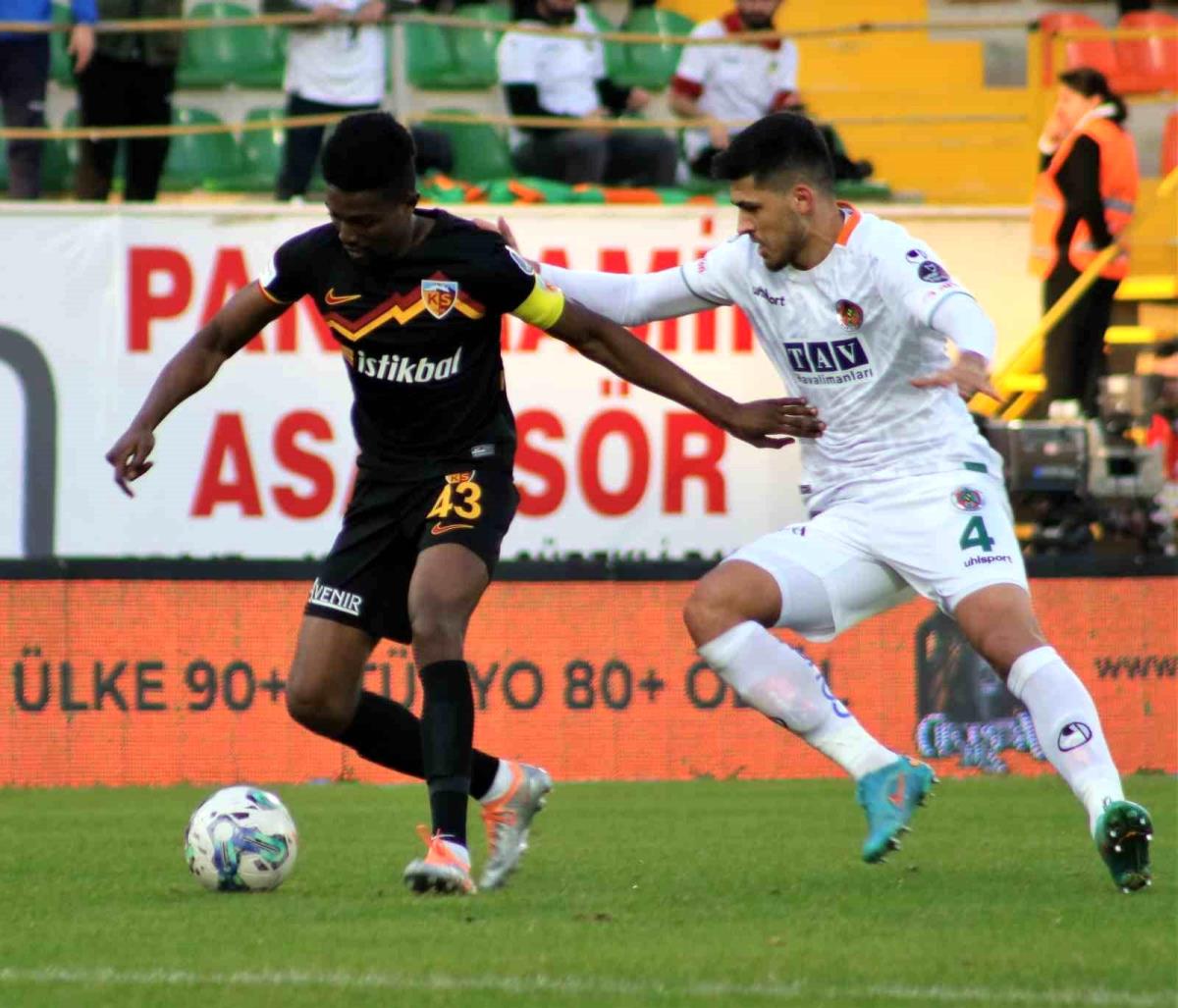 kayserispor-ve-alanyaspor-karsi-karsiya-3TbTY5RT.jpg