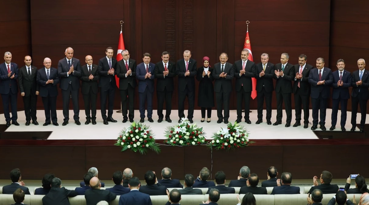 cumhurbaskani-erdogan-bakan-yardimcilarina-yeni-atamalar-yapti-1DyWN4QU.jpg