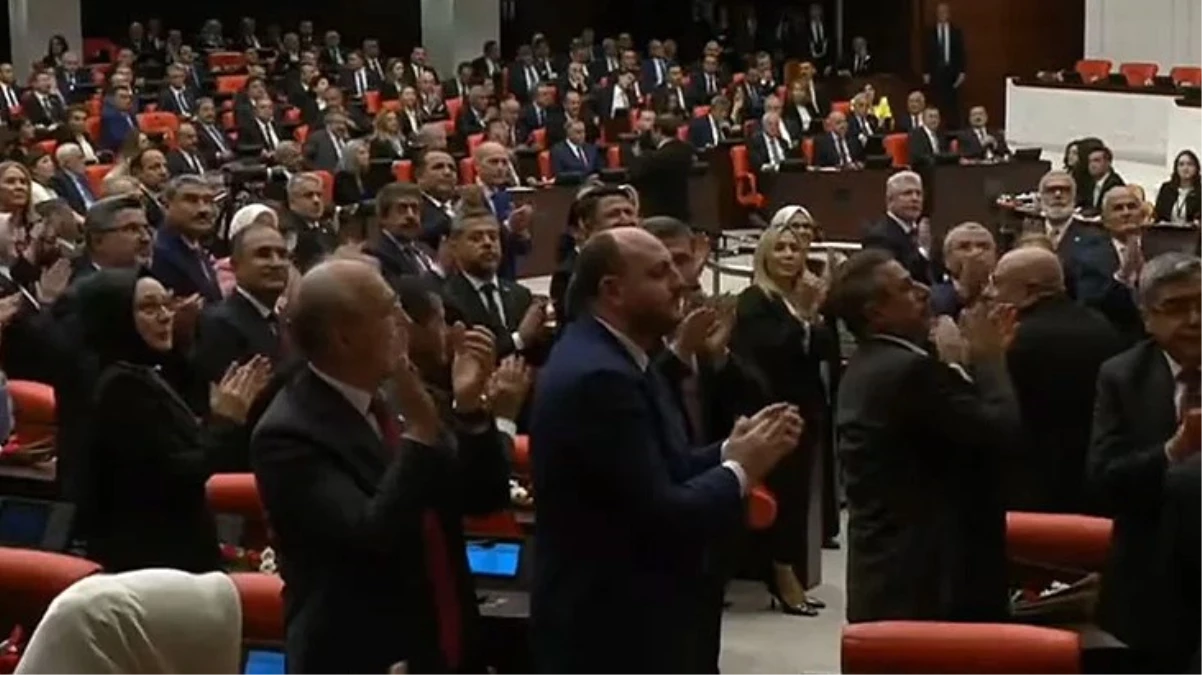  Meclis açılışına damga vuran olay! CHP, İYİ Parti ve HDP grupları Erdoğan gelince ayağa kalkmadı