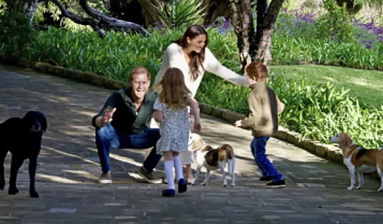 Meghan Markle ve Prens Harry’den Aileden Gelen Sıcak Bir Yeni Yıl Mesajı