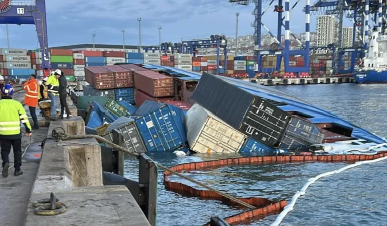 Ambarlı Limanı’nda Gemi Yan Yattı: Tahliye Edilen Personel ve Çevre Güvenliği Önlemleri