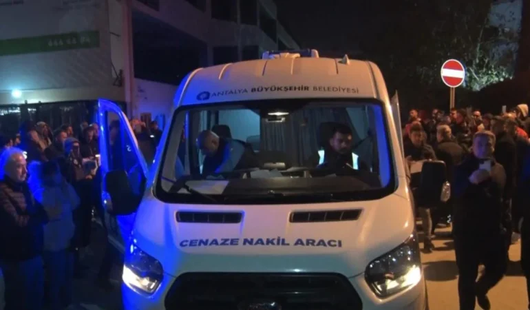 Arabeskin Usta İsmi Ferdi Tayfur, Şarkılarıyla Son Yolculuğuna Uğurlandı