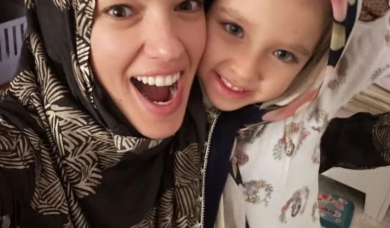 Seda Bakan’ın Kandil Pozu Sosyal Medyayı Salladı