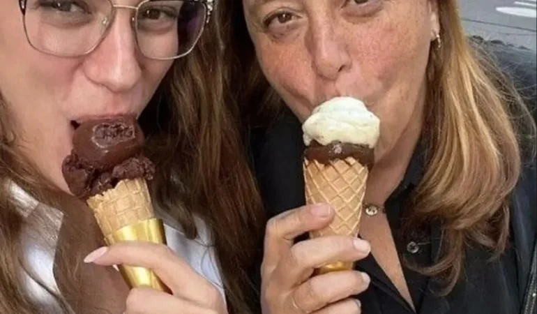 Serenay Sarıkaya ve Menajeri Hakkında Ortaya Atılan İddialara Ünlülerden Destek