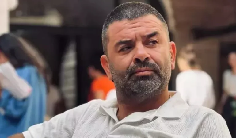 BÜLENT ŞAKRAK, 22 YAŞ KÜÇÜK SEVGİLİSİYLE AŞK POZU VERDİ