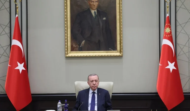 Kabine Toplanıyor: En Düşük Emekli Maaşı Gündemde