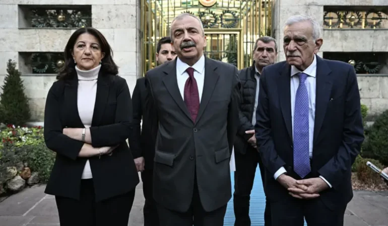 SIRRI SÜREYYA ÖNDER, İKİNCİ İMRALI GÖRÜŞMESİ İÇİN BAŞVURU TARİHİ VERDİ