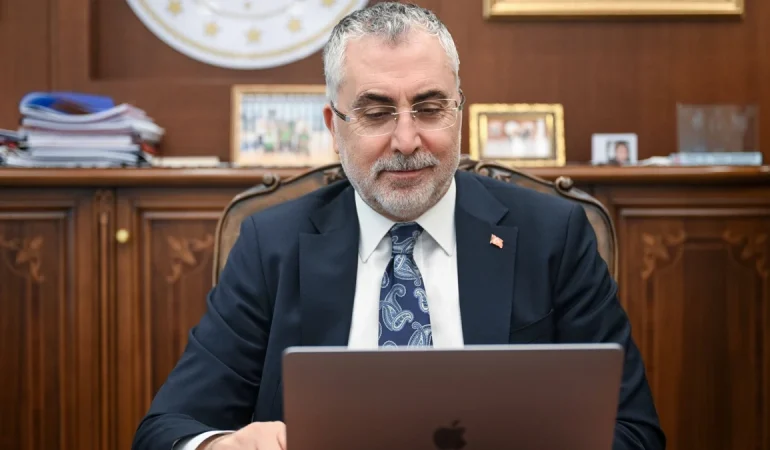 2000 SONRASI İŞE BAŞLAYANLARA ERKEN EMEKLİLİK GELİYOR MU? BAKAN IŞIKHAN’DAN AÇIKLAMA