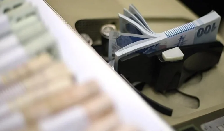 KAYIT DIŞI ÇALIŞAN DOKTORLAR MALİYE’NİN RADARINDA: 13 MİLYAR LİRALIK VERGİ KAÇAKÇILIĞI TESPİT EDİLDİ