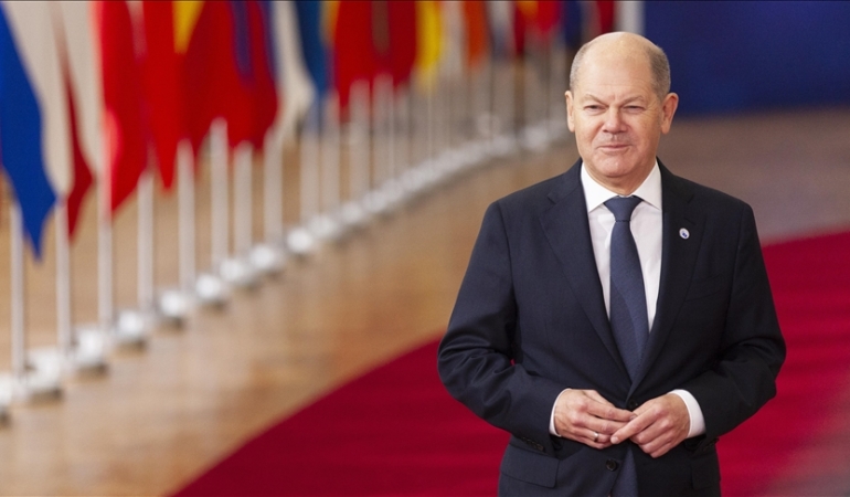OLAF SCHOLZ’DAN ABD’NİN GÜMRÜK VERGİLERİYLE İLGİLİ SERT TEPKİ: AB BİRLİKTE KARŞILIK VERECEK