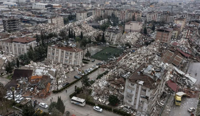 Asrın Felaketinin 2. Yıl Dönümü: 500 Atom Bombası Gücündeki Depremin Yıkıcı Etkisi