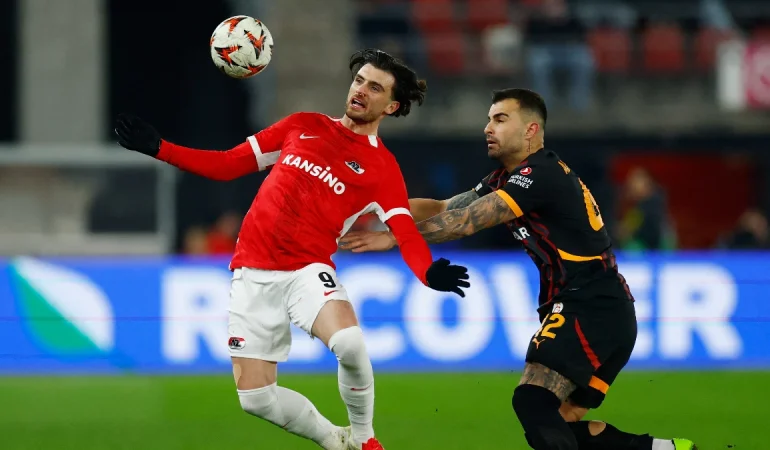 Galatasaray, AZ Alkmaar’a 4-1 Mağlup Oldu: Avrupa Ligi Rövanşı Zorlaşacak