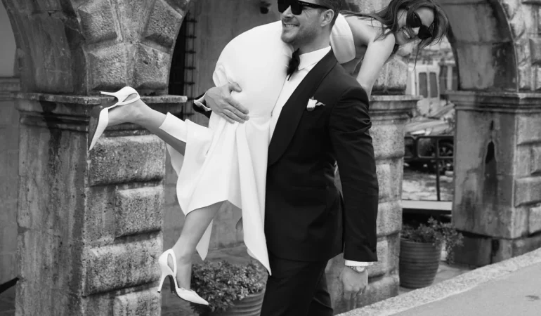 BURAK ÇELİK VE ECE BAYRAK’TAN MÜJDELİ HABER: İLK BEBEKLERİNİ BEKLİYORLAR