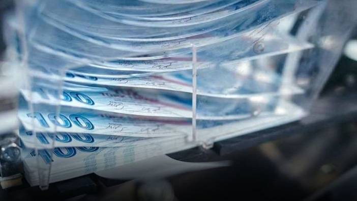 YENİ BANKNOTLAR PİYASADA! FATİH KARAHAN’IN İMZASIYLA YENİ 10 TL VE 100 TL