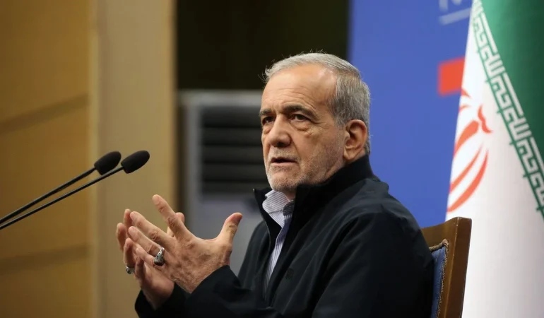 İran Cumhurbaşkanı Pezeşkiyan, Türkçe Şiir Okurken Uyarıldı