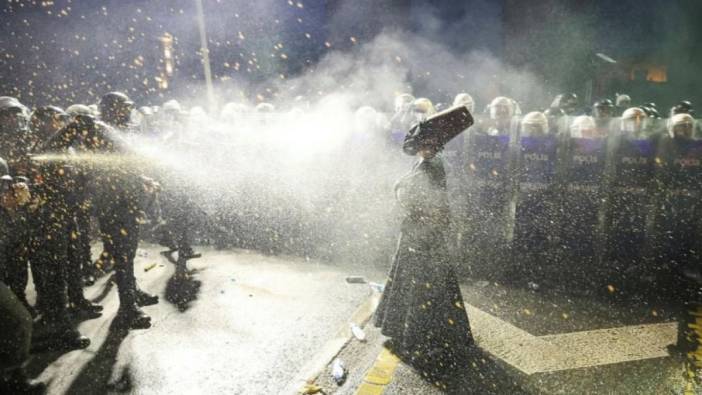 ZOR GECE! TÜRKİYE GENELİNDE İMAMOĞLU PROTESTOLARI: 100’LERCE GÖZALTI