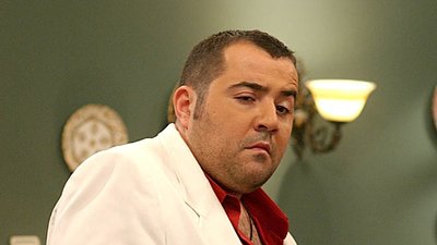 ÜNLÜ KOMEDYEN ATA DEMİRER, MİDE AMELİYATI İDDİALARINI YALANLADI: İŞTE KİLO VERME SIRRI!