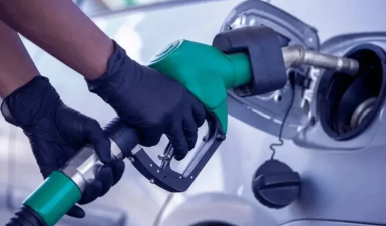 BENZİNE YENİDEN ZAM GELİYOR: 1 LİRA 81 KURUŞLUK ARTIŞ BEKLENİYOR