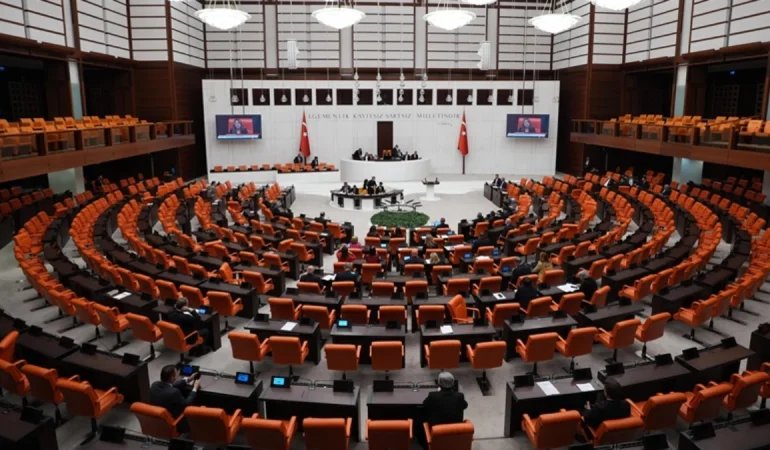 SON DAKİKA! EMEKLİ İKRAMİYESİ 4 BİN LİRAYA YÜKSELDİ