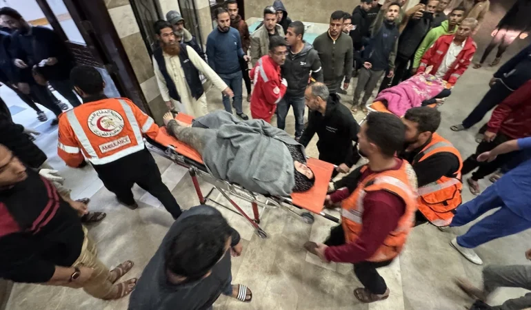 İSRAİL, GAZZE’Yİ HEDEF ALARAK ATEŞKESİ BOZDU: 322 ÖLÜ, 90 YARALI