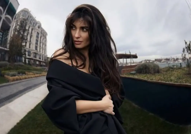 TUBA BÜYÜKÜSTÜN PARİS MODA HAFTASI’NA DAMGA VURDU!