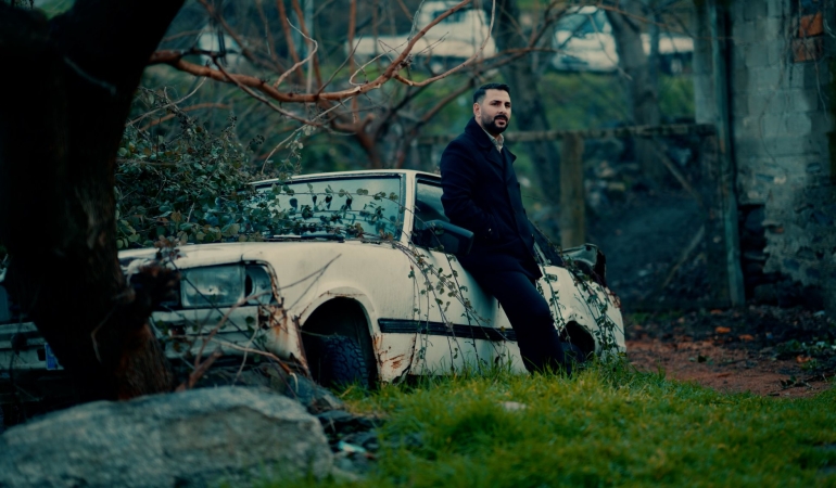 KALPTEN GELEN EZGİLER: MİR CİHAN, MÜZİĞİYLE HAYATIN RİTMİNİ YAKALIYOR