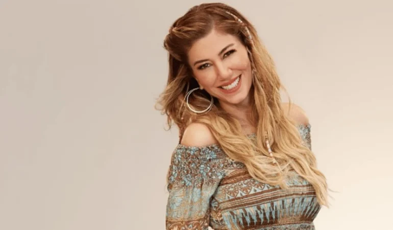 NADİDE SULTAN’IN AYAKKABISININ TOPUĞU MAZGALA SIKIŞTI