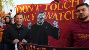 GALATASARAY, SAMSUN’DA ÇİÇEKLERLE KARŞILANDI!