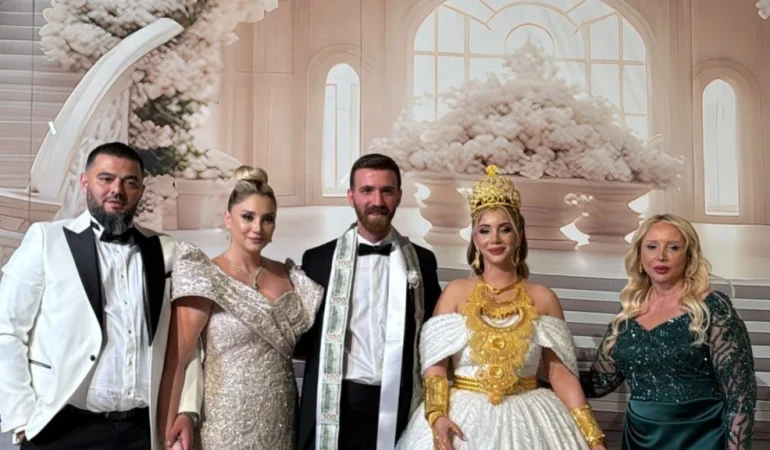 Sosyal medya fenomenin düğününe ünlü isimler akın etti!