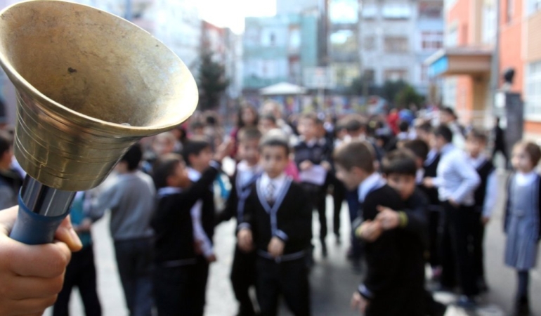 OKULLARDA DERS ZİLİ BUGÜN YENİDEN ÇALDI: İKİNCİ DÖNEM SONA YAKLAŞIYOR!