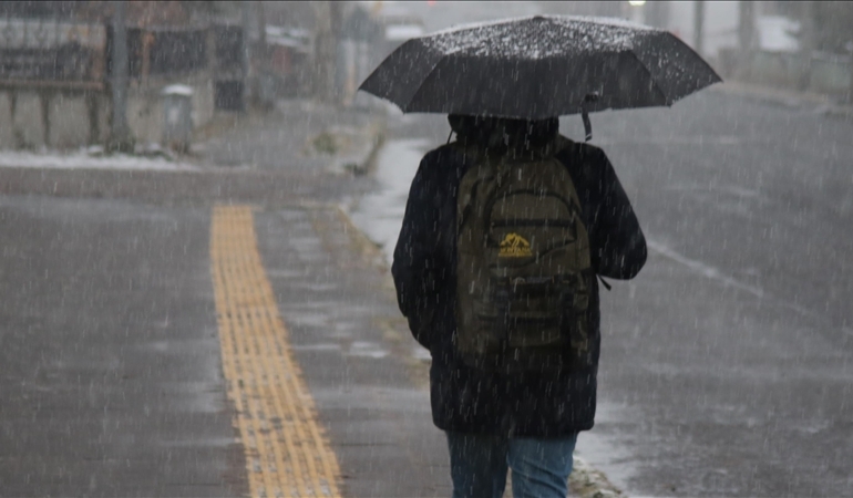 İSTANBUL’DA YAĞIŞ BEKLENİYOR: METEOROLOJİ’DEN SARIKODLU UYARI