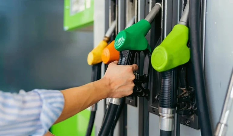 PETROL FİYATLARI 63 DOLARA GERİLEDİ: AKARYAKITTA 1,5 TL’YE VARAN İNDİRİM BEKLENİYOR!