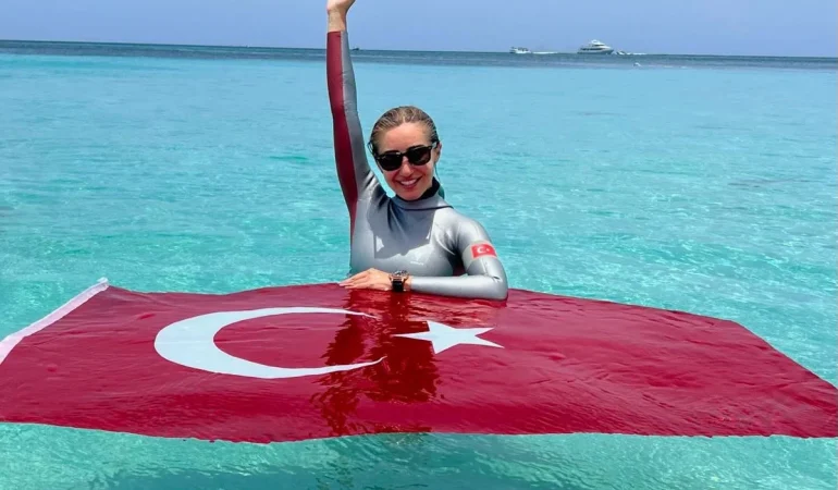 ŞAHİKA ERCÜMEN DOMİNİKA’DA ALTIN MADALYALARI SİLDİ SÜPÜRDÜ