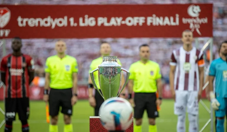 Fatih Karagümrük Süper Lig’e Döndü! Bandırmaspor’u 3-1 Mağlup Etti