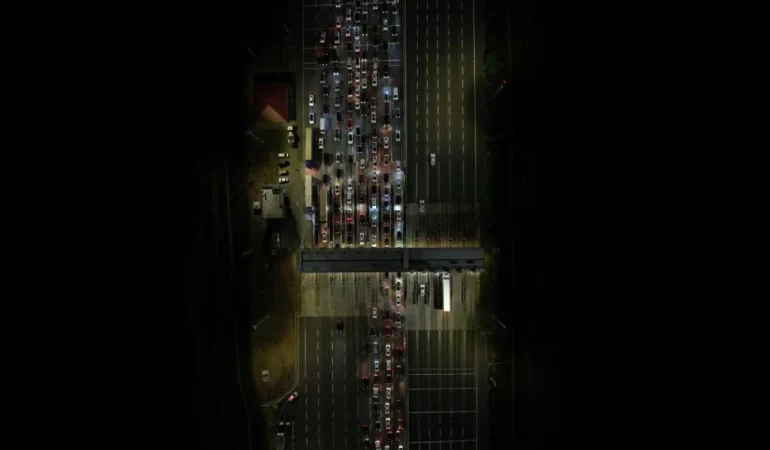 Bayram Tatili Göçü Başladı: Sakarya’da Trafik Durma Noktasına Geldi