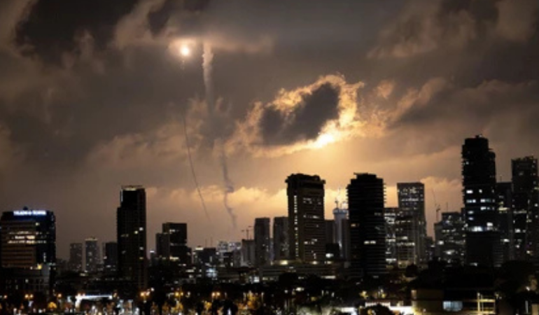 İran’ın Füzeleri İsrail’e Bir Gecede 287 Milyon Dolara Mal Oldu