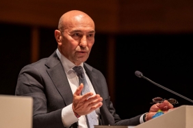 izmir-buyuksehir-belediyesine-operasyon-eski-belediye-baskani-tunc-soyer-ve-chp-il-baskani-senol-aslanoglu-gozaltinda-vvon